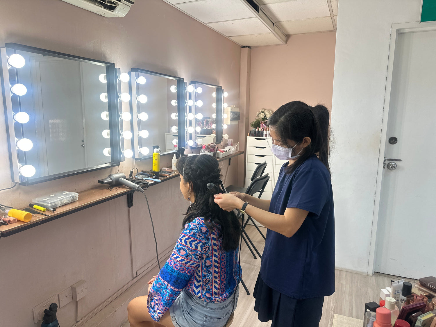 What Makes Our Professional Makeup Course in Singapore Different?